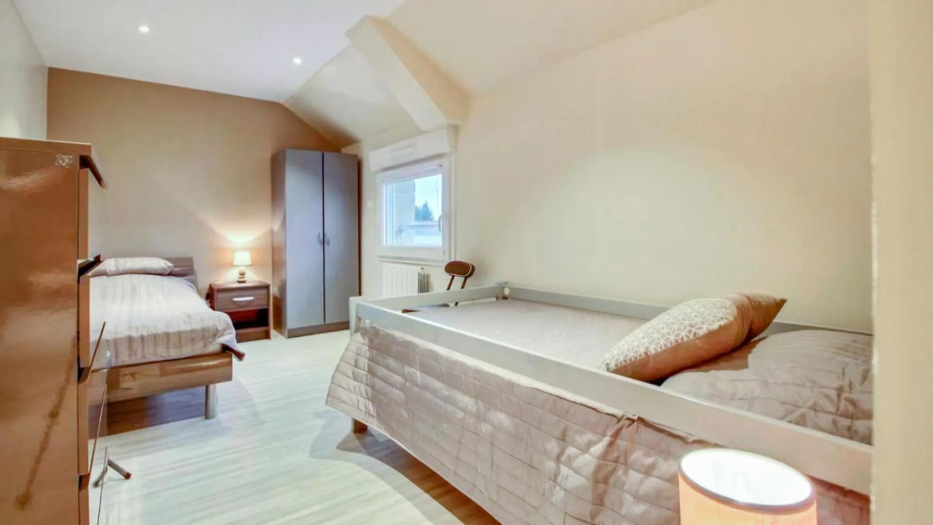 Beautiful Home In Jugon-Les-Lacs With Sauna 0*,  Francie