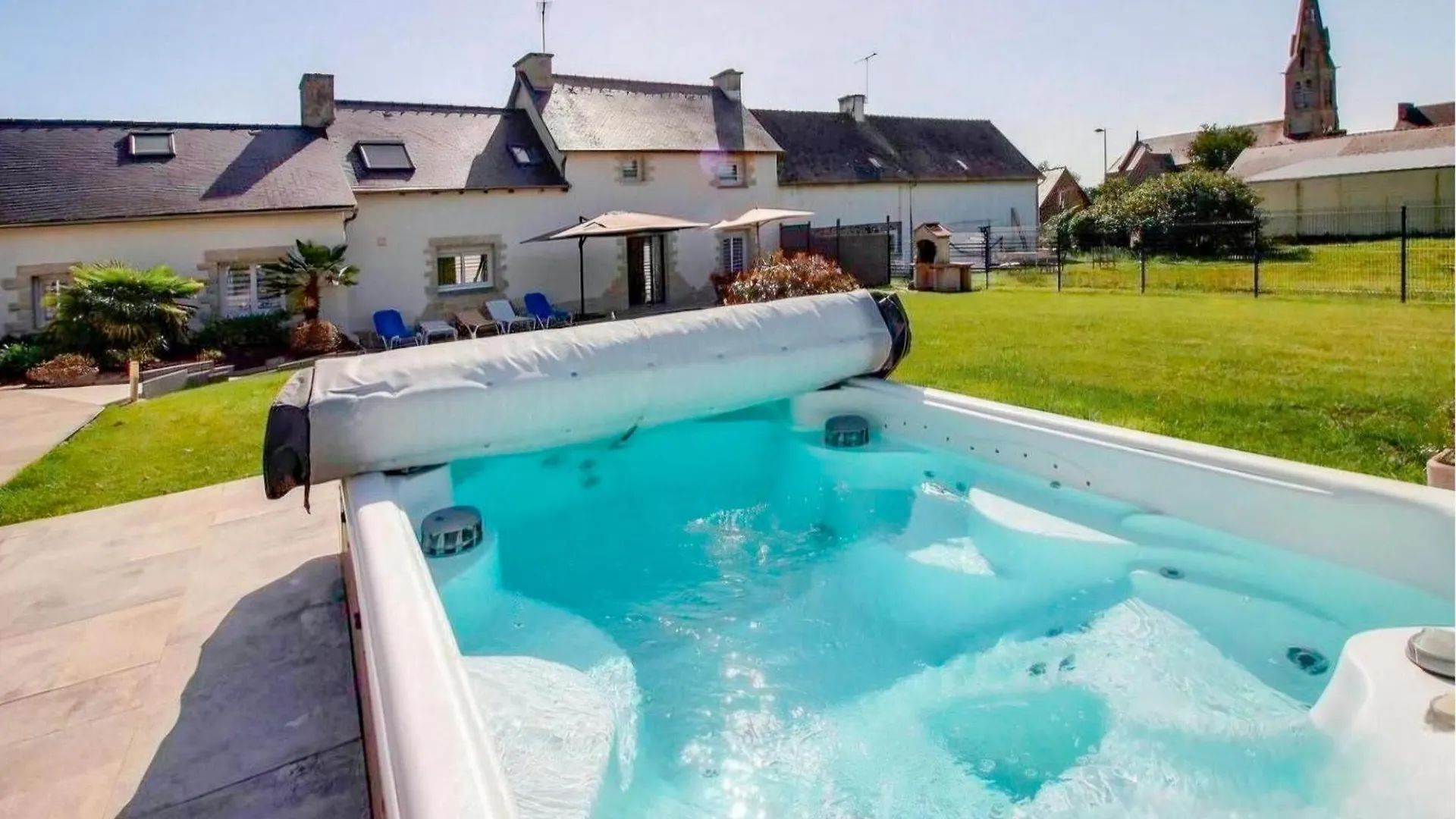 Beautiful Home In Jugon-Les-Lacs With Sauna